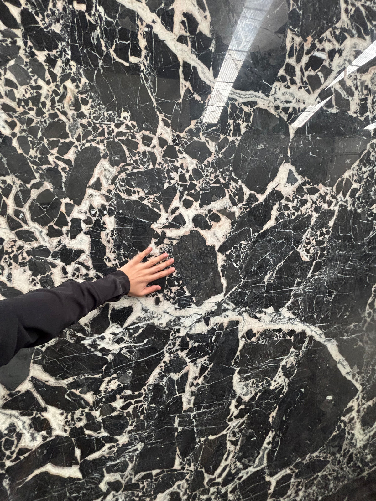 Granito grand antique brillado