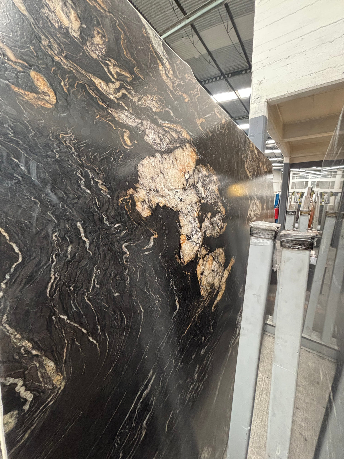 Granito Titanium Leather