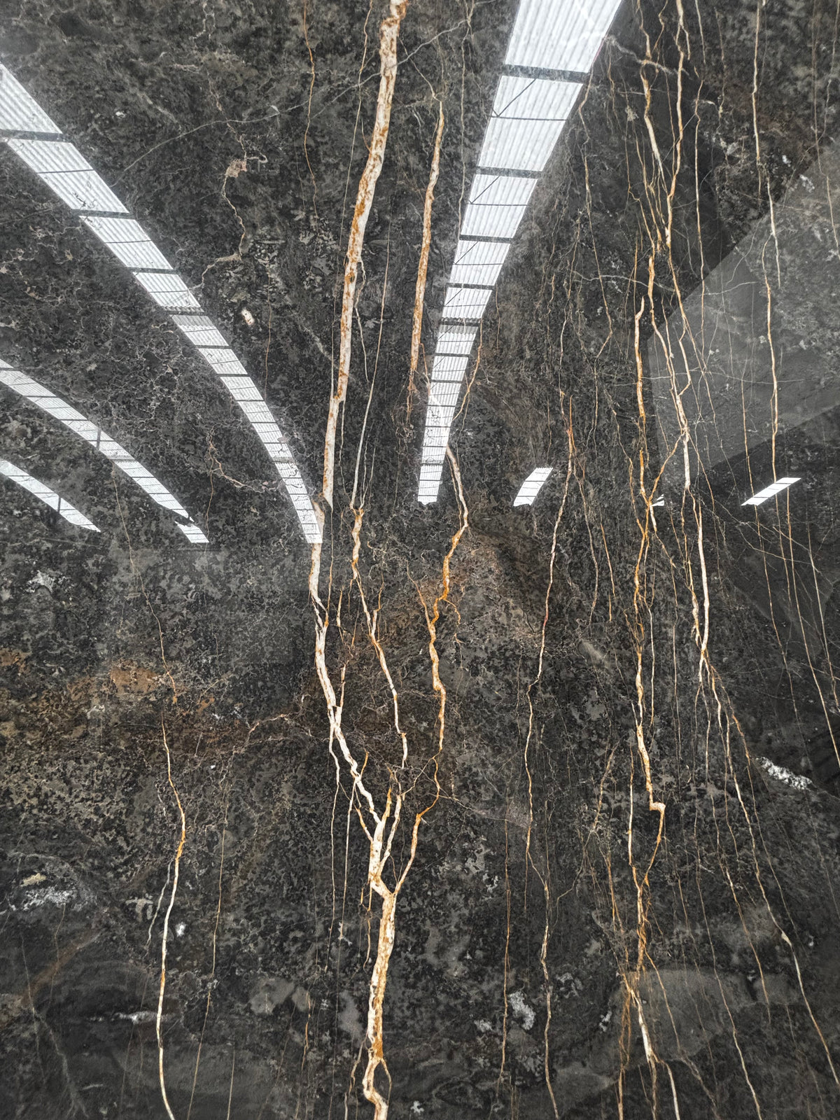 Marmol pietra black laurent